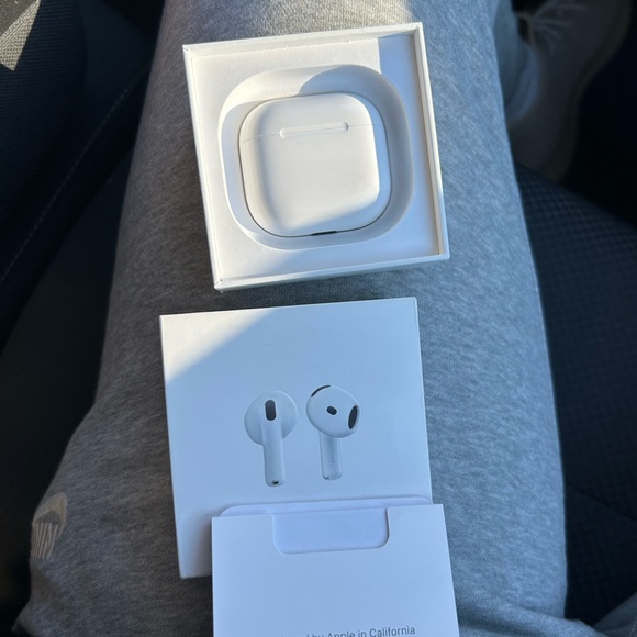Apple Wireless Earbuds with Charging Case - White
